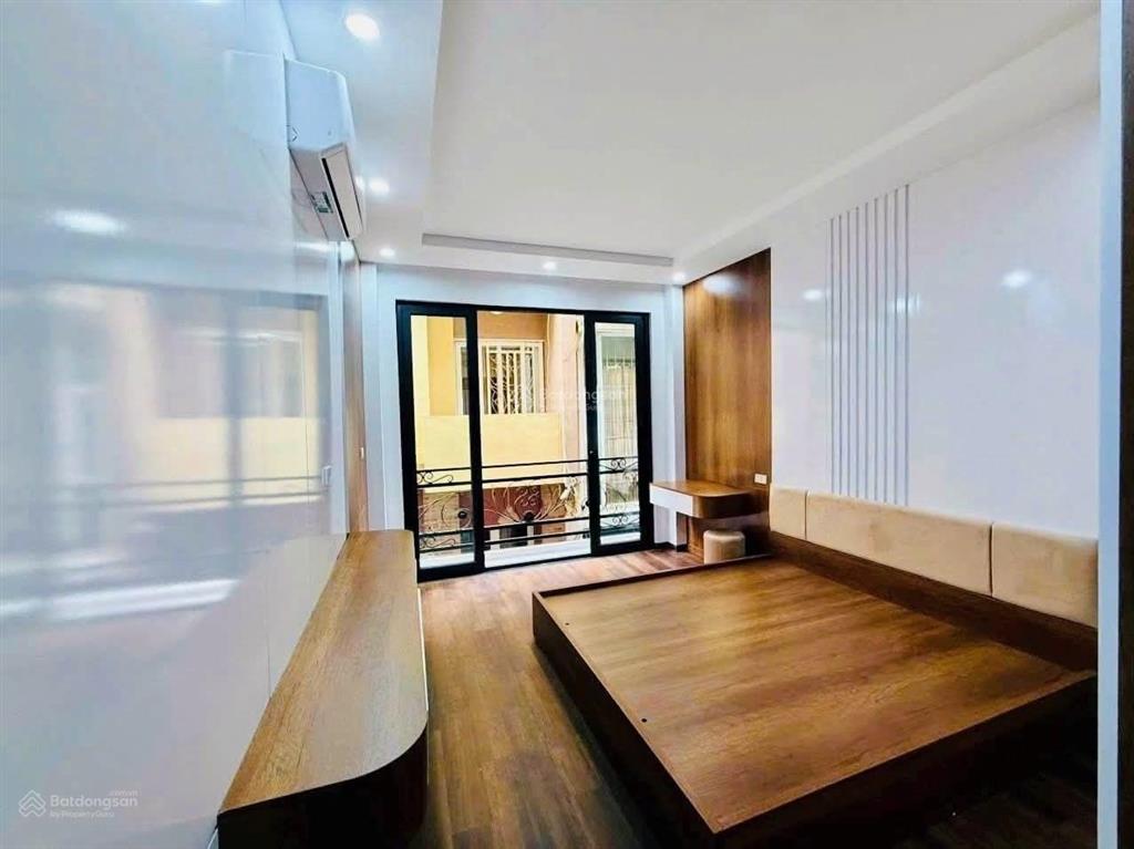 Giá tuyệt chủng! ngã tư trôi! 32m2 5 tầng đường 422  chỉ 3, x tỷ  không quy hoạch