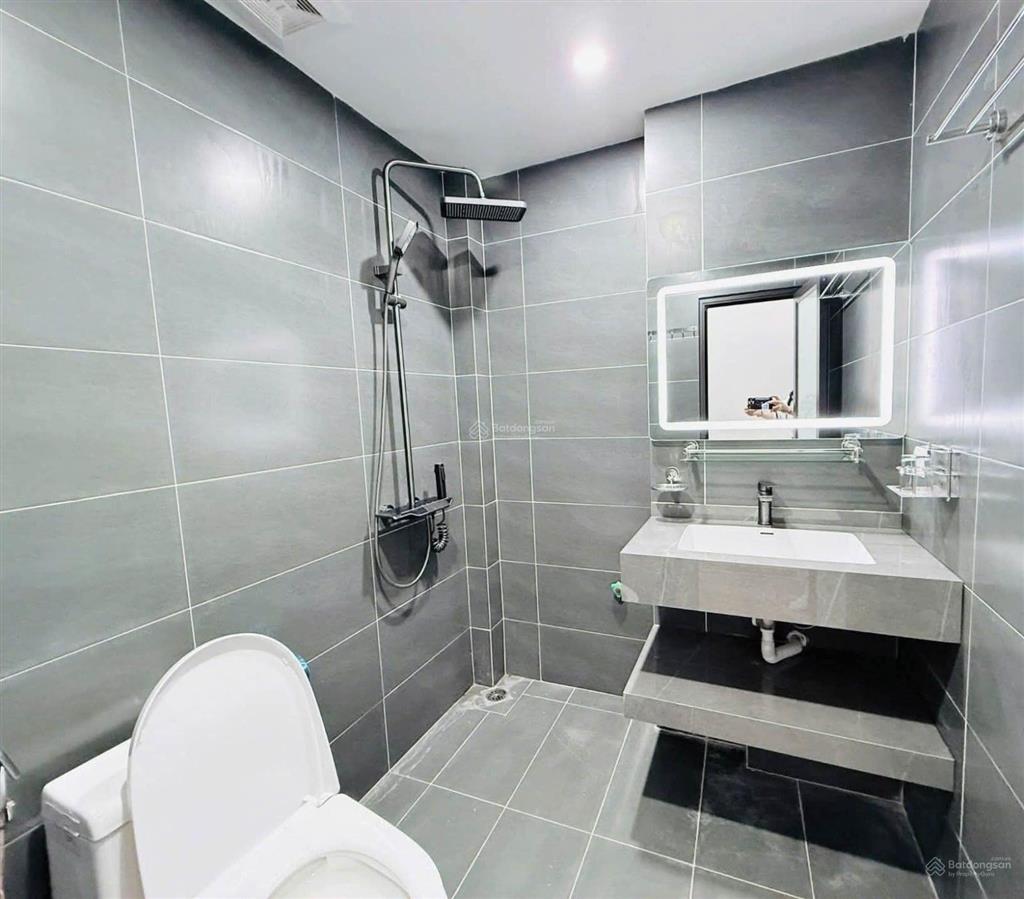 5 tỷ nhà 5 tầng phương canh  sát trịnh văn bô & vành đai 3.5  oto đỗ cổng