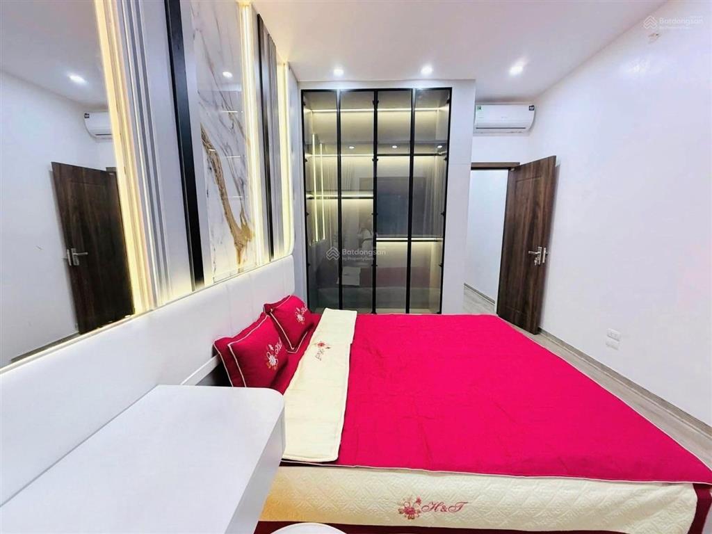 5 tỷ nhà 5 tầng phương canh  sát trịnh văn bô & vành đai 3.5  oto đỗ cổng
