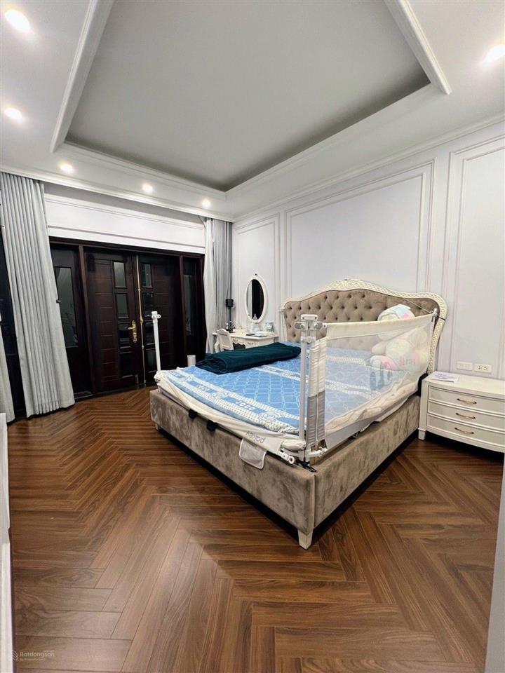Khách mua ở chú ý! nhà 5 tầng ngã tư trôi chỉ nhỉnh 3 tỷ!