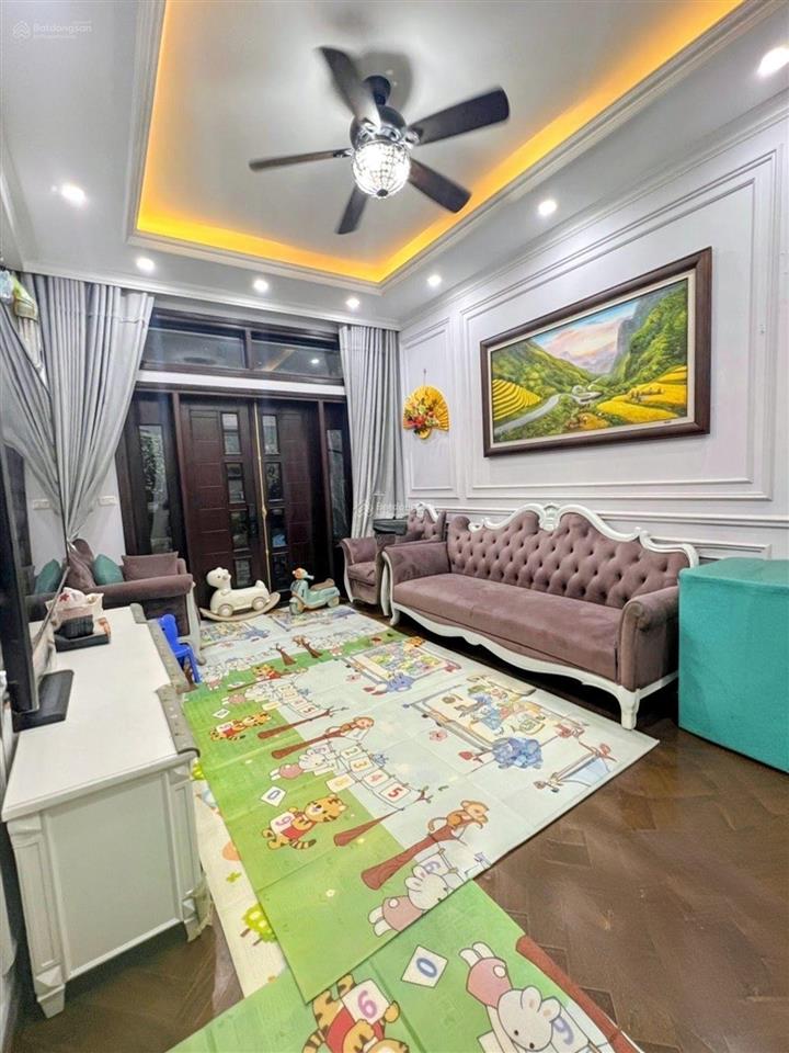 Khách mua ở chú ý! nhà 5 tầng ngã tư trôi chỉ nhỉnh 3 tỷ!