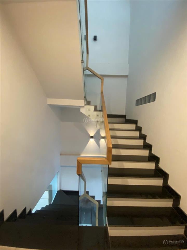 Nhà ở ngay  đường số 23  bình trưng tây | 63m (4.7x13) | 3 tầng (3pn + 4wc) | xe hơi