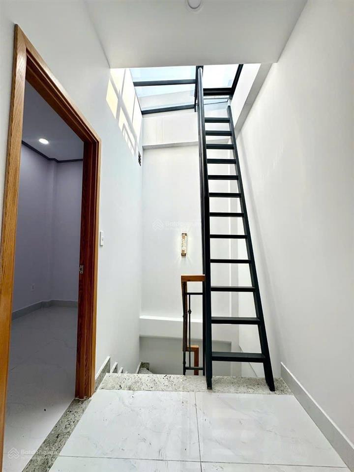 Nhà ở ngay  cát lái | 37m (4x9.5) | 3 tầng (4pn + 3wc) | vf3 đỗ cửa