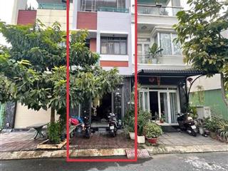 Bán gấp căn nhà rẻ hơn hàng xóm ít nhất 500tr tặng nguyên nội thất chỉ dọn vào ở vị trí trung tâm