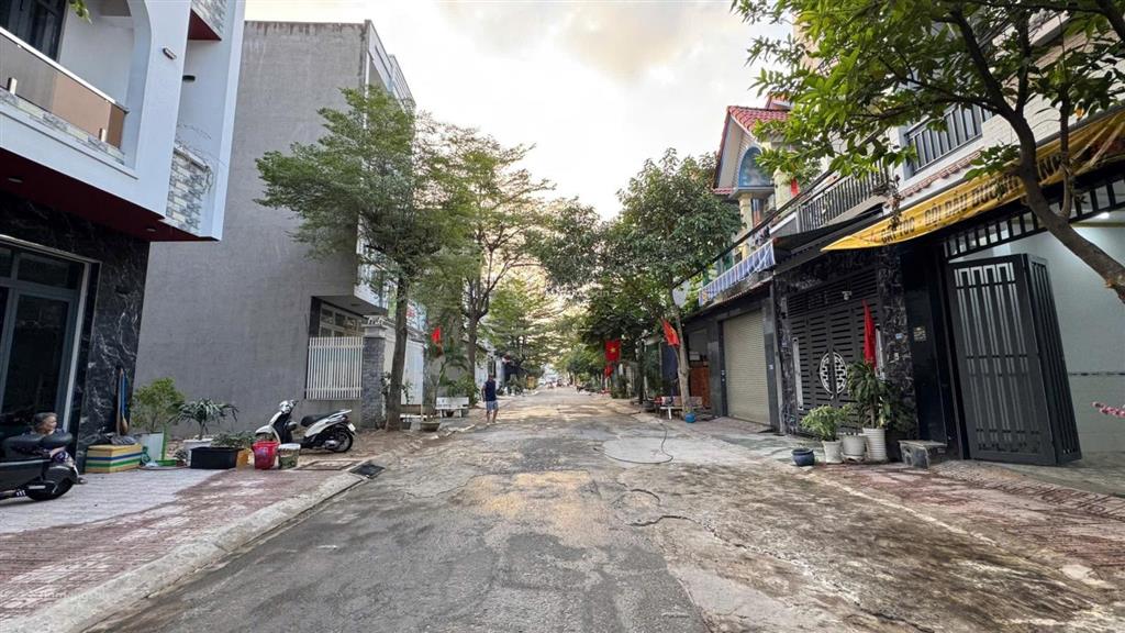 Duy nhất 1 căn nhà giá rẻ tại khu dân cư phú hồng thịnh 3 giá tuyệt trủng sẵn nhà