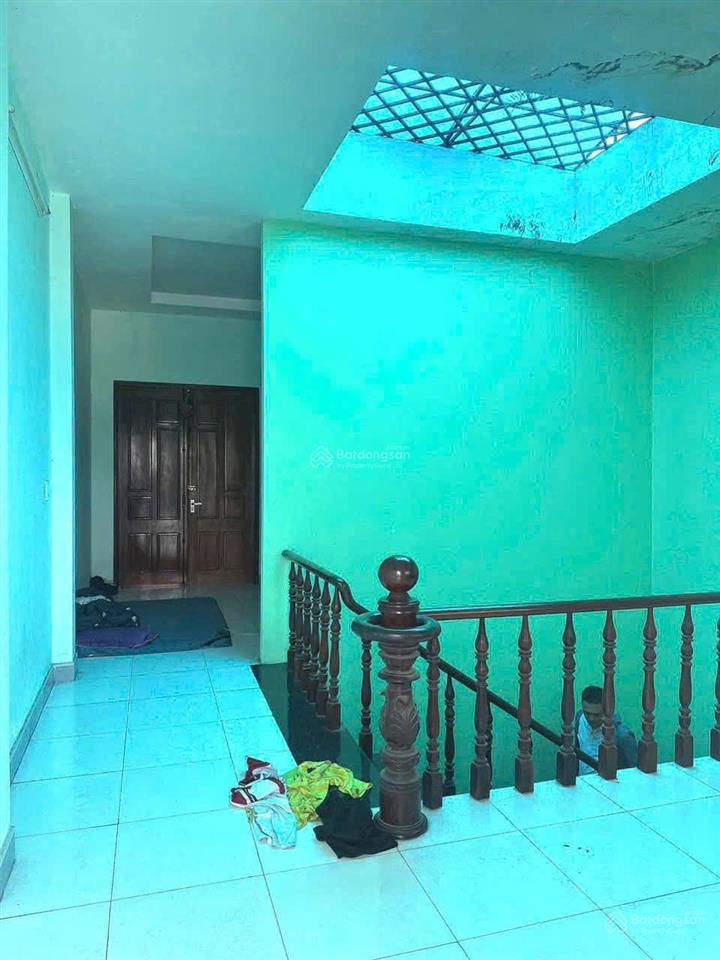 Bán gấp căn nhà 1 trệt 2 lầu 5 phòng trọ cho thu nhập cao ngay chợ thông dụng giá rẻ