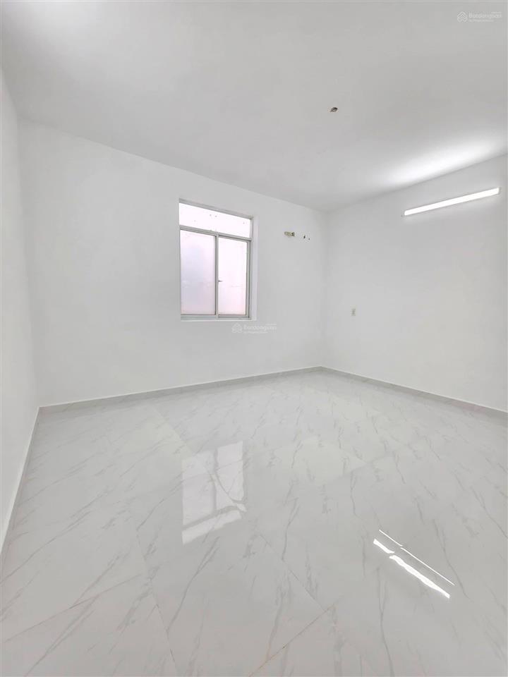 Bán nhà trong kdc cao cấp ngay khu phức hợp bcon gần go dĩ an giá rẻ