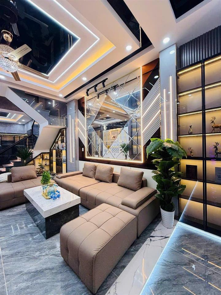 Chủ ngộp không chịu nổi giảm hẳn 550tr bán gấp căn nhà góc full nội thất ngay ngã 6 an phú