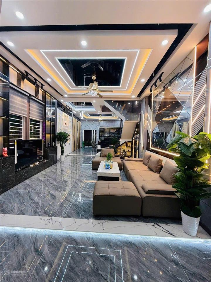 Chủ ngộp không chịu nổi giảm hẳn 550tr bán gấp căn nhà góc full nội thất ngay ngã 6 an phú