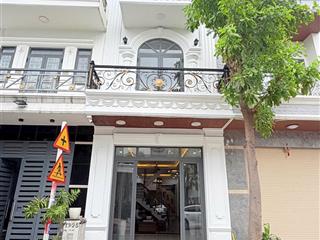 Bán gấp căn nhà full nội thất rẻ hơn hàng xóm 300tr ngay mặt tiền trực chính kinh doanh