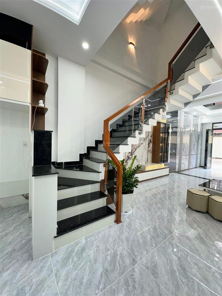 Bán gấp căn nhà full nội thất xịn ngay ngã 4 miếu ông cù giá rẻ nhất khu rẻ hơn xung quanh 300tr