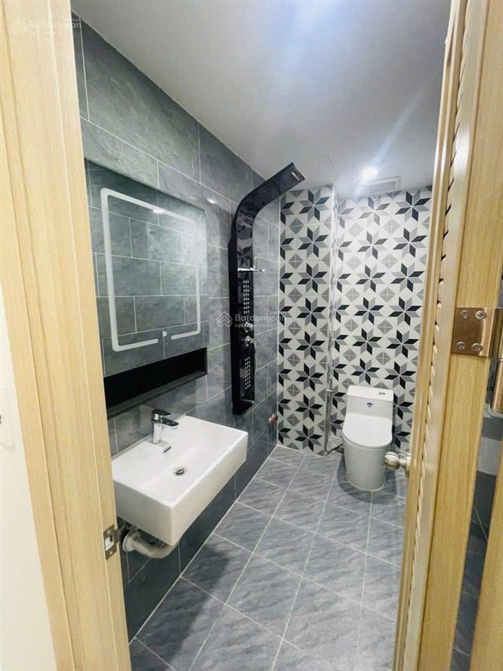 Bán gấp căn nhà full nội thất ngay ngã 4 chiêu liêu mặt tiền nhựa giá rẻ