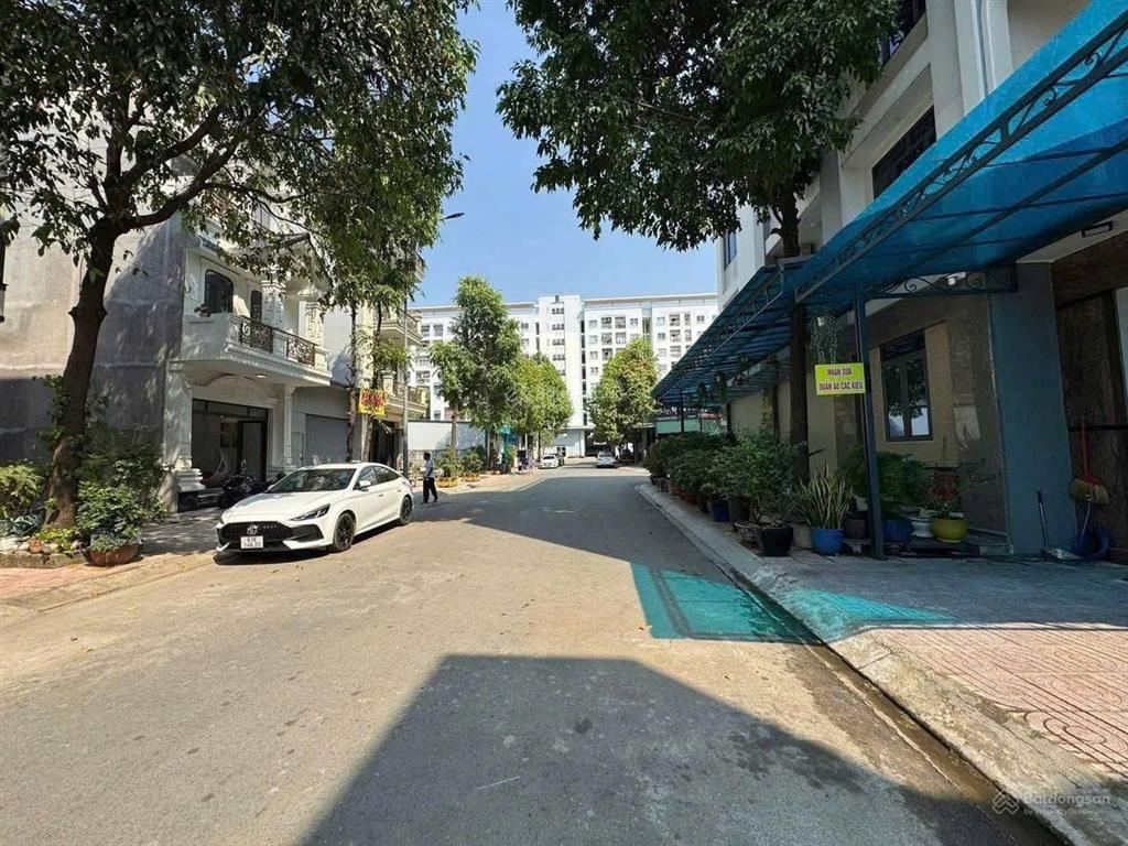 Rẻ hơn hàng xóm 300tr bán gấp lô đất đối diện chung cư gần chợ 434 sát kcn visip giá bao rẻ