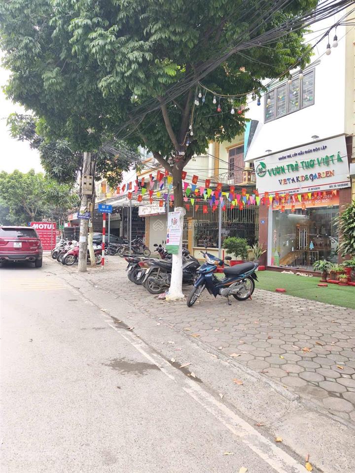 Hiếm có 1 lô mặt phố kim giang kd sầm uất,vỉ hè đá bóngdt52m,mặt tiền 4,5m giá 20tỷ 0865 513 ***