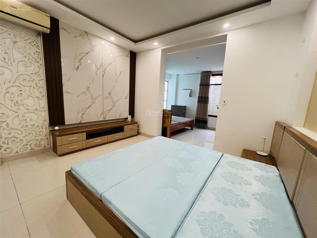 Nhà mặt đường bạch đằng siêu đẹp, dt 60,4m ngang hơn 4m nở hậu, chỉ 8tỷ900tr