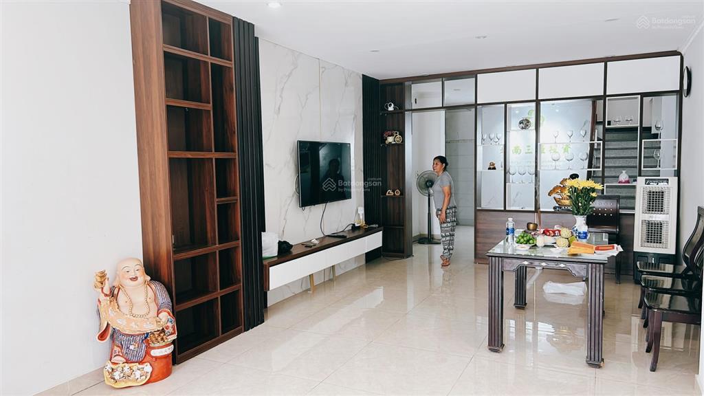Nhà mặt đường bạch đằng siêu đẹp, dt 60,4m ngang hơn 4m nở hậu, chỉ 8tỷ900tr