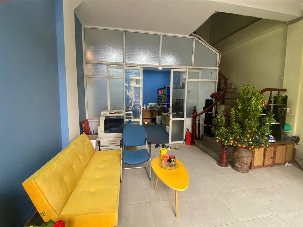 Cho thuê tầng 1 giá rẻ làm văn phòng, kinh doanh làng việt kiều châu âu (50m2)