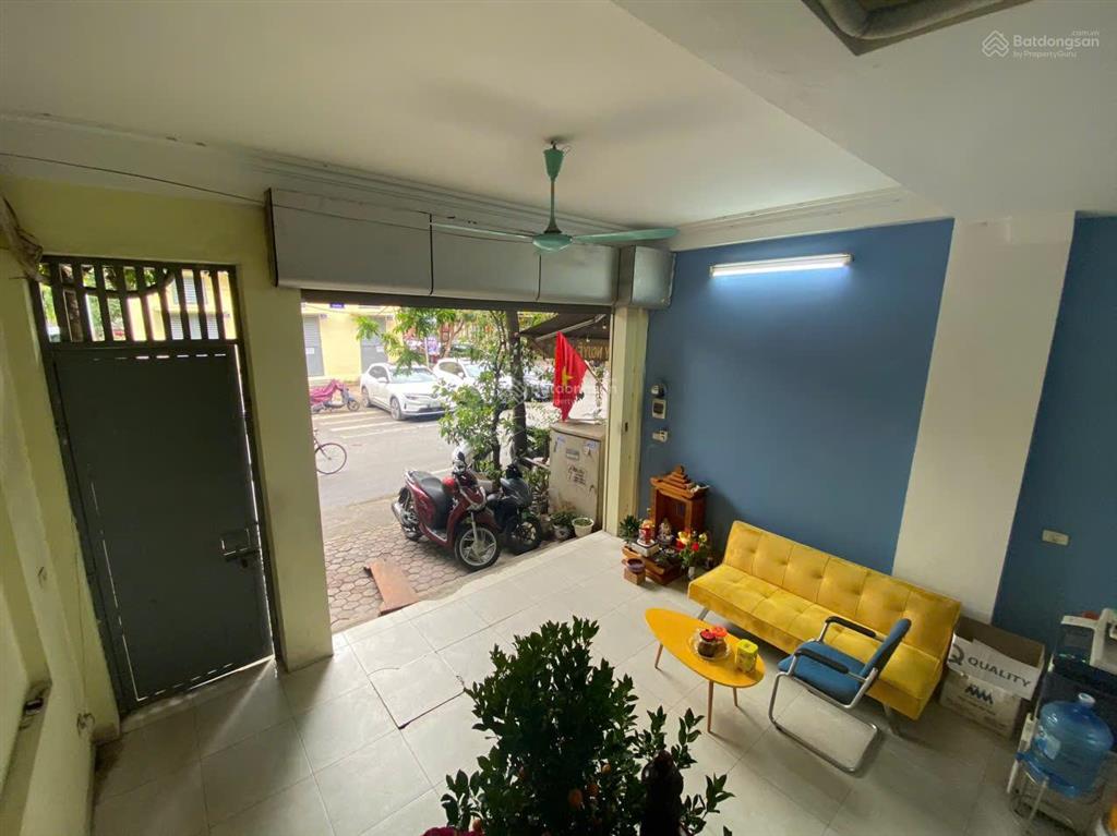 Cho thuê tầng 1 giá rẻ làm văn phòng, kinh doanh làng việt kiều châu âu (50m2)