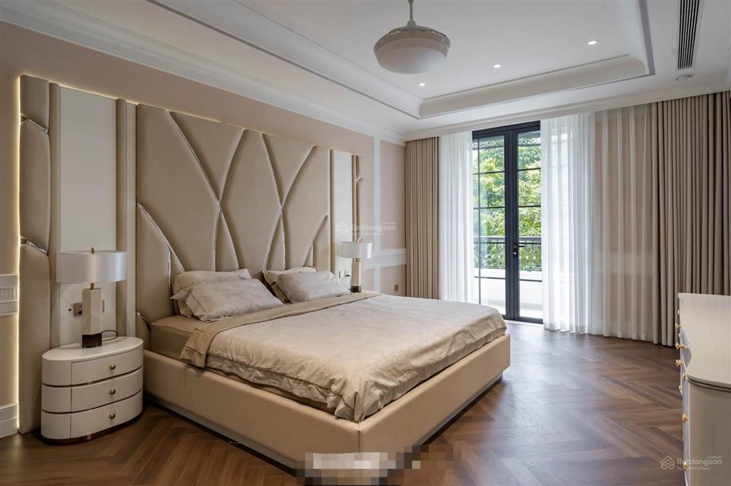 Nhà phân lô 3 ô tô đỗ tránh và đỗ cửa, ngõ thông tứ bề ngõ 281 phố tam trinh