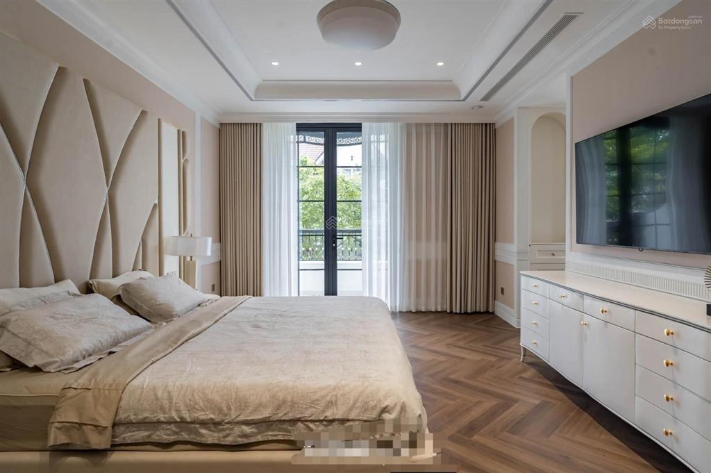 Nhà phân lô 3 ô tô đỗ tránh và đỗ cửa, ngõ thông tứ bề ngõ 281 phố tam trinh