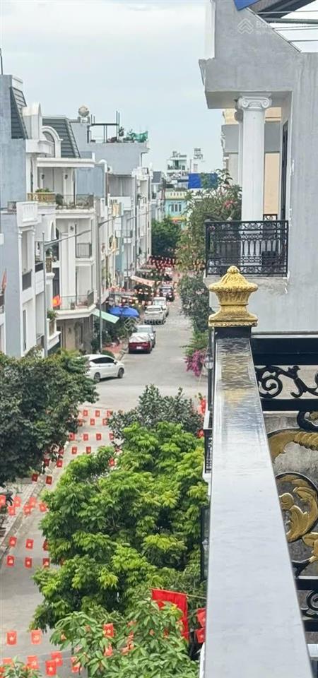 Nhà phân lô 3 ô tô đỗ tránh và đỗ cửa, ngõ thông tứ bề ngõ 281 phố tam trinh