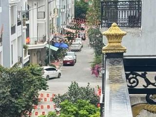 Nhà phân lô 3 ô tô đỗ tránh và đỗ cửa, ngõ thông tứ bề ngõ 281 phố tam trinh