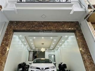 Phân lô 3 ô tô tránh trước nhà ngõ 281 phố tam trinh.