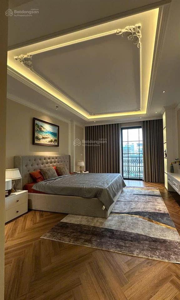 Phân lô 3 ô tô tránh trước nhà ngõ 281 phố tam trinh.