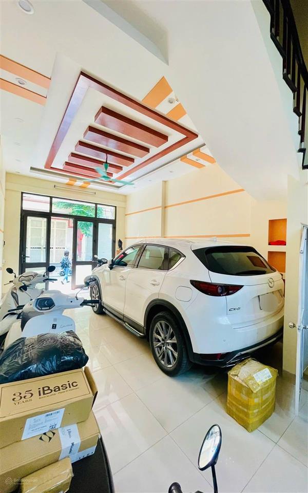 Hot và đẹp phân lô ngõ 281 319 357 phố tam trinh, ngõ thông ở sướng gần hồ.