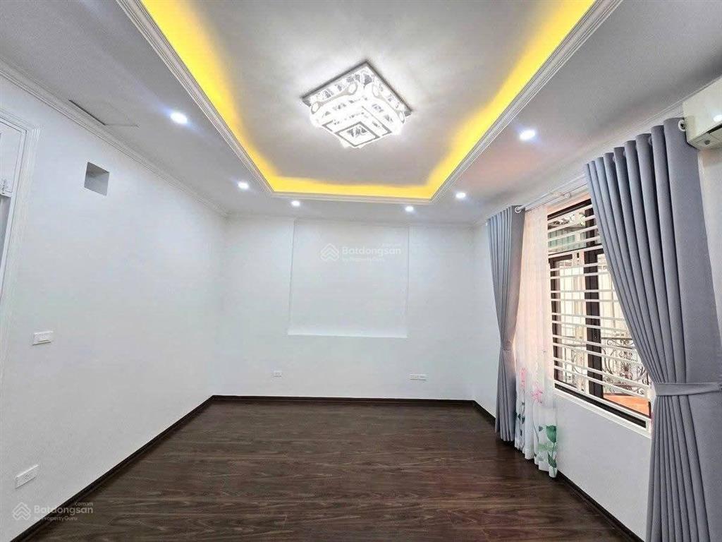 50m2, 15 tỷ hơn bạn đã sở hữu nhà phân lô 2 ô tô tránh, đỗ cửa ngõ 281, 319 357 phố tam trinh.