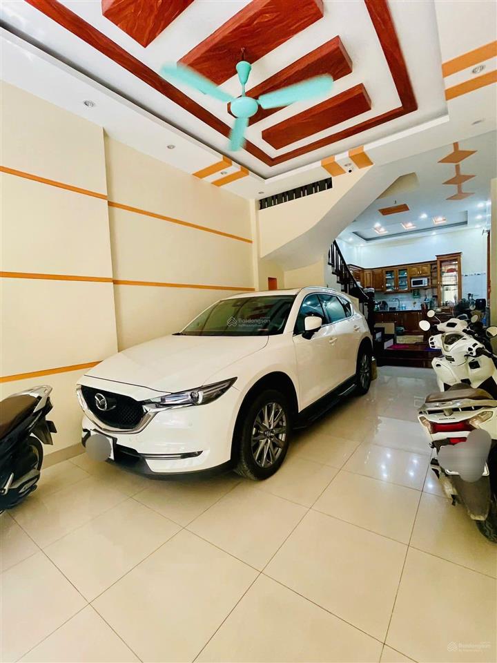 15 tỷ hơn 50m, 5 tầng, ô chờ thang máy, ô tô đỗ cửa ngõ phân lô đẹp phố tam trinh.