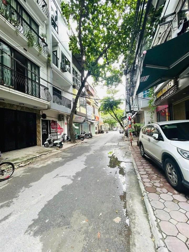 15 tỷ hơn 50m, 5 tầng, ô chờ thang máy, ô tô đỗ cửa ngõ phân lô đẹp phố tam trinh.