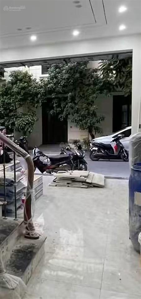 Bán gấp nhà phân lô phố tam trinh 15,8 tỷ, 50m2, 4pn, 5wc, sổ đỏ chuẩn 5