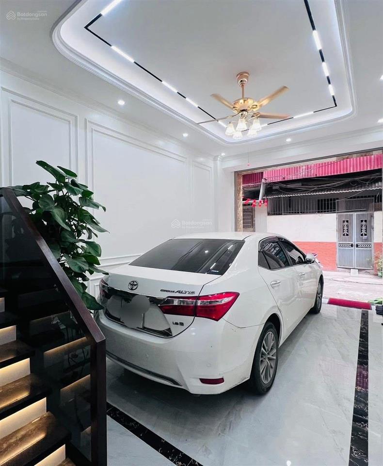 Hiếm nhà bán ngõ phân lô đẹp phố tam trinh, có gara ô tô vỉa hè, nên kinh doanh đẹp.