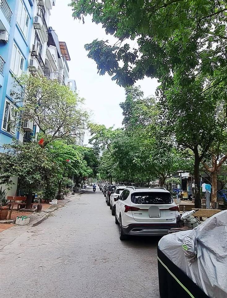 Bán gấp trả bank nhà phân lô ngõ 281 319 357 phố tam trinh, kinh doanh số 1.