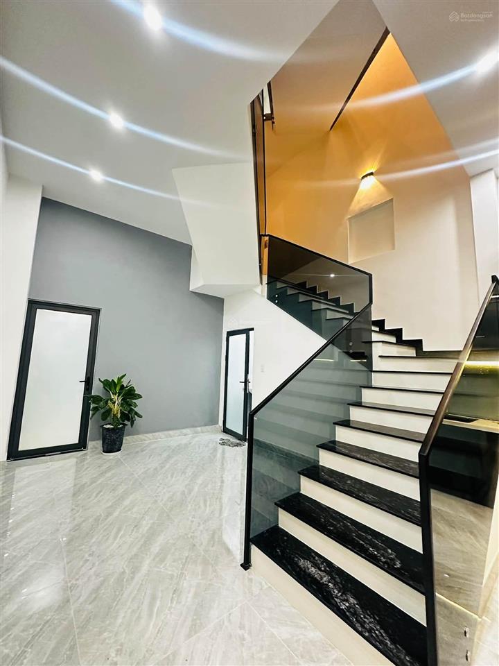 Bán nhà mặt tiền nguyễn thuật 2 tầng + 1 tum