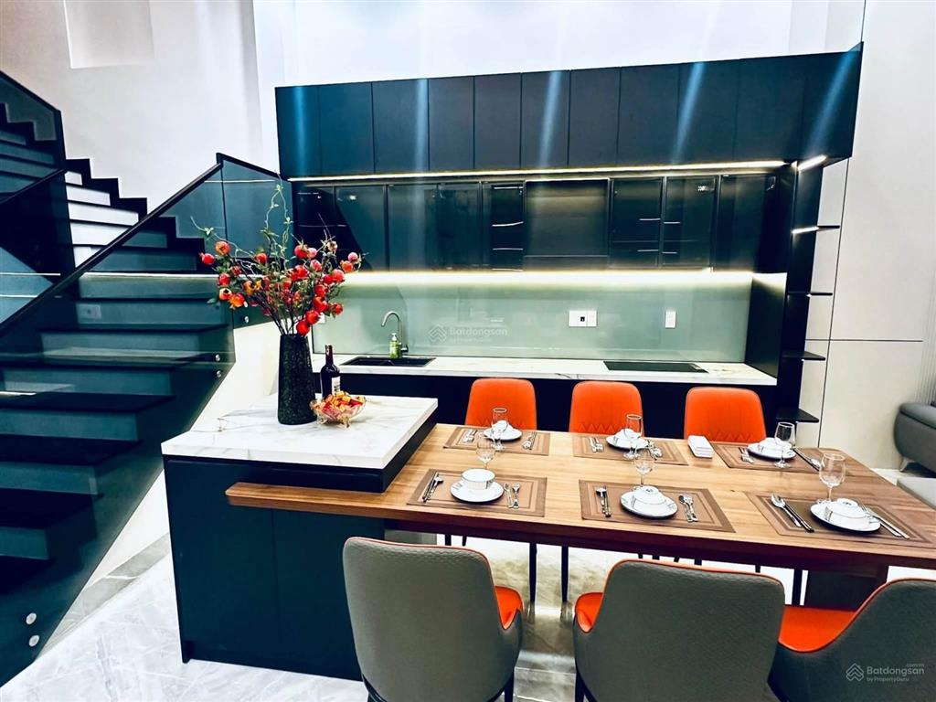 Bán nhà mặt tiền nguyễn thuật 2 tầng + 1 tum