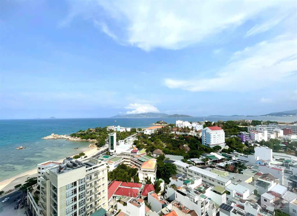Huyền seahome  căn hộ 2pn full nội thất  tầng trung, view đông nam siêu mát tại oc2a viễn triều