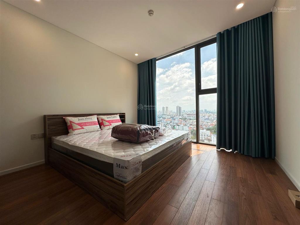 Bán gấp  căn 1pn 62m2 full kính  chốt nhanh giá 9.8 tỷ bao sổ  đặc biệt tầng cao, nội thất đẹp