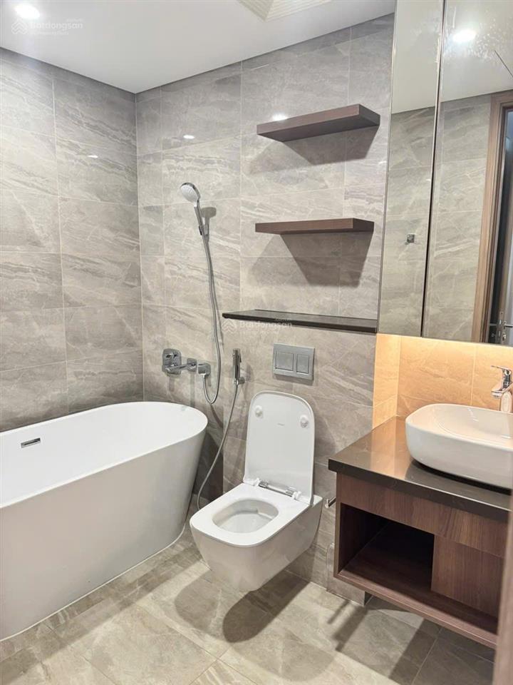 Giá tốt căn 2pn 84m2  đặc biệt tầng cao view thoáng  bán 14.5 tỷ bao full. nhà mới đủ nội thất