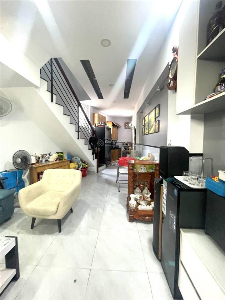 Hẻm xe hơi thông  tân bình  63m2  3 tầng  chỉ hơn 5 tỷ   ngay