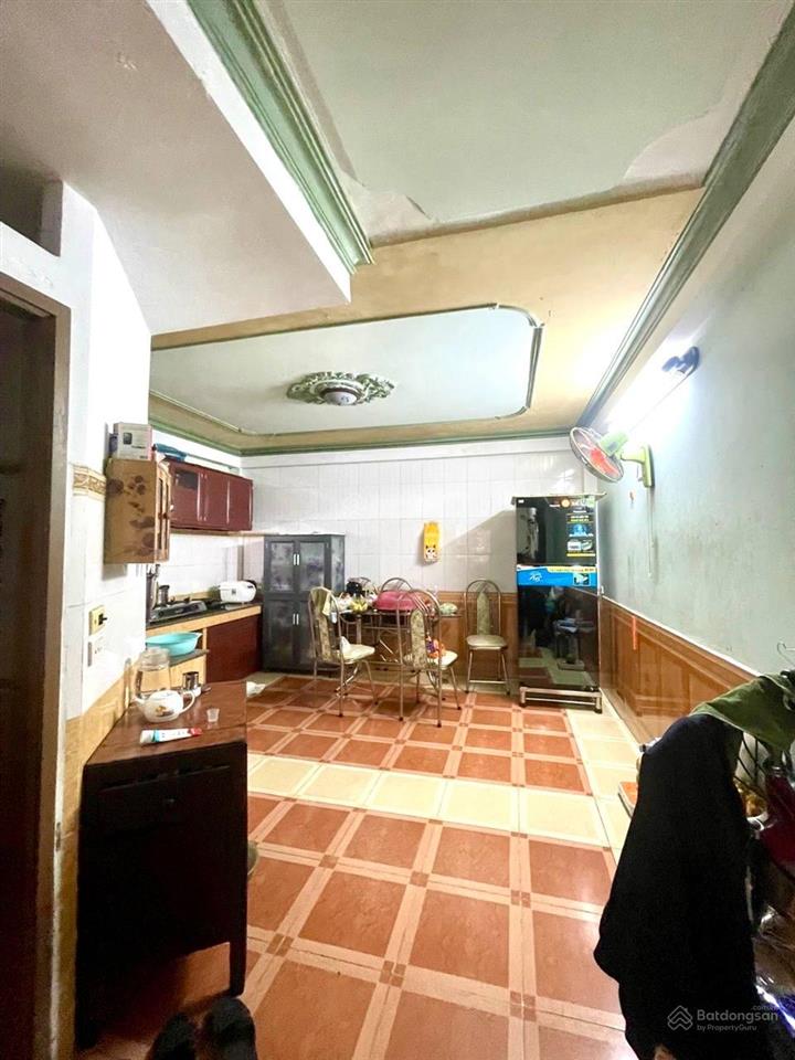 Tân bình  4.5m x 16m  3 tầng, sát mặt tiền  4pn  chỉ 6.3 tỷ còn tl