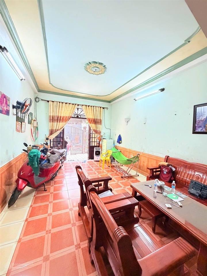 Tân bình  4.5m x 16m  3 tầng, sát mặt tiền  4pn  chỉ 6.3 tỷ còn tl