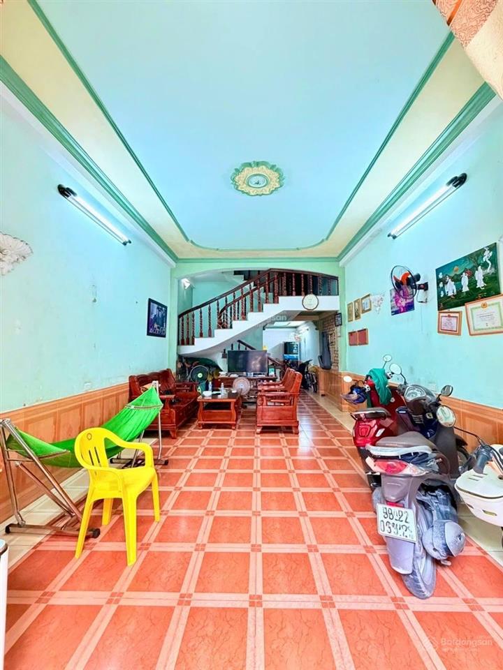 Tân bình  4.5m x 16m  3 tầng, sát mặt tiền  4pn  chỉ 6.3 tỷ còn tl