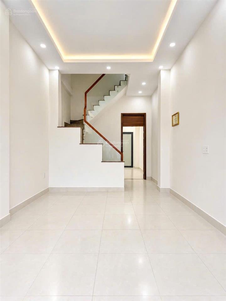 Mặt tiền hẻm 8m  4 x 15  4 tầng  tân bình  chỉ hơn 7 tỷ xíu   ngay