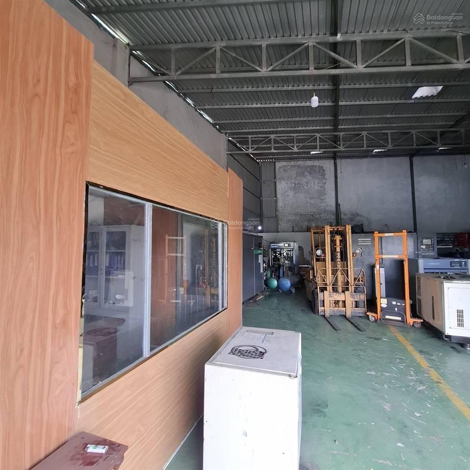 Bán đất tặng nhà đang cho thuê có dòng tiền  180m2 full thổ cư  đường nhựa 8m xe hơi   ngay
