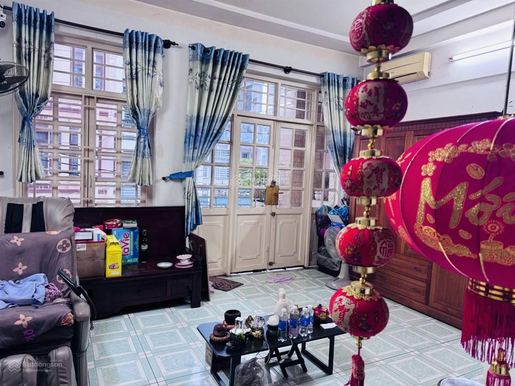 Hẻm 8m  1p ra tân bình  5m x 20m  3 tầng  chủ gấp bán   ngay