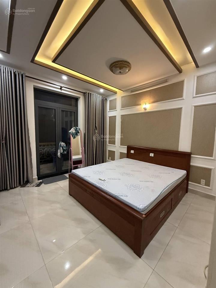 1/ ngắn xe hơi thông  4m x 18m x 5 tầng  gần emart  chỉ 8 tỷ chút