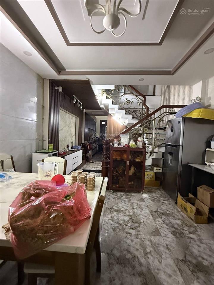 1/ ngắn xe hơi thông  4m x 18m x 5 tầng  gần emart  chỉ 8 tỷ chút