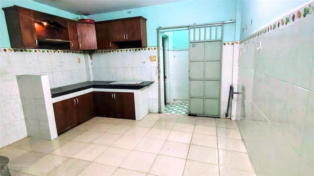 4m x 19m  giáp tân bình  nhà cũ tiện xây siêu phẩm  6 tỷ chút